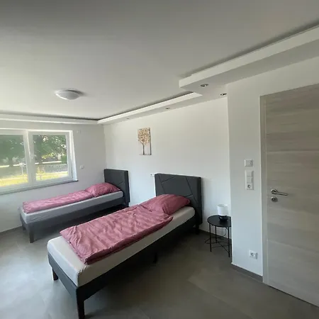 شقة Schoene Am Bodensee فريدريشسهافن